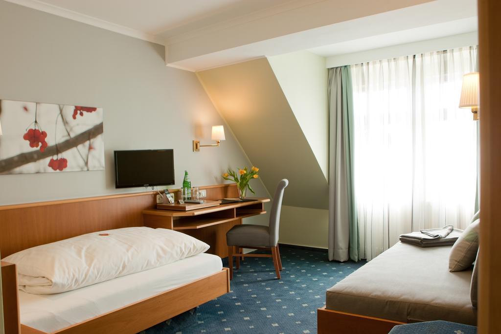 Landhotel Zur Bretzel Babenhausen  Habitación foto